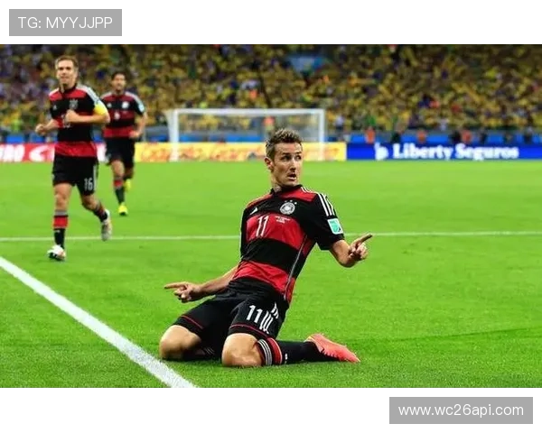 克洛泽获得世界杯最佳射手的背后付出与职业精神